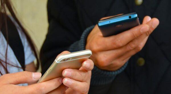Zu sehen ist das Bild 1 des Beitrags mit dem Thema: Handy-Partnerverträge